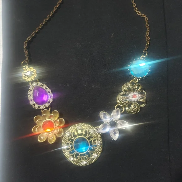 Necklace - Picture 2 of 3